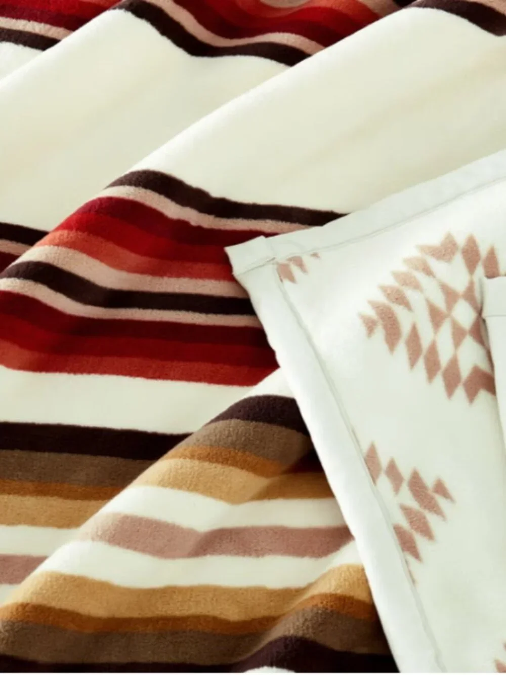 NEW Pendleton Reversible Soft Plush Throw 50X70 Woodland Stripe